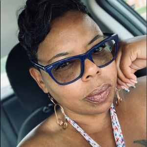 Meet your Posher, Janelle